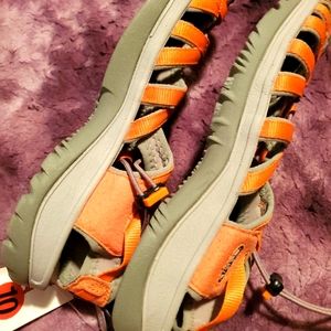 Keen shoes waterproof